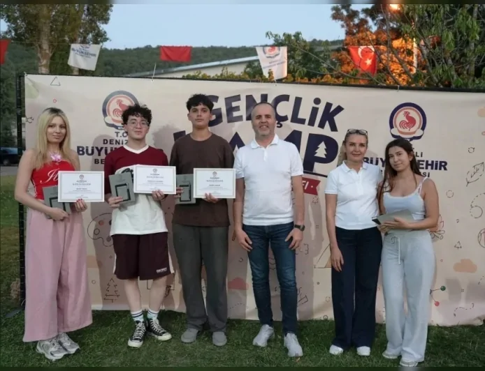 Denizli Büyükşehir Belediyesi’nin Cankurtaran Yaz Gençlik Kampı 7 dönemin ardından sertifika töreniyle sona erdi