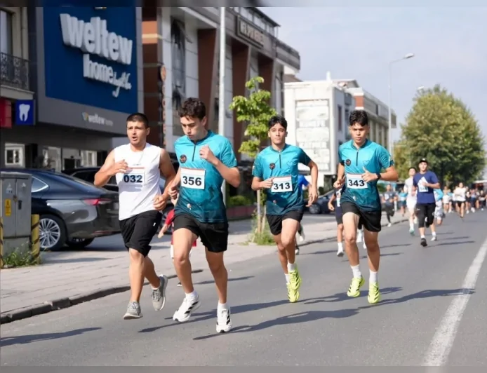 Düzce’de 30 Ağustos Zafer Koşusu’nda 50 Sporcu 2 Kilometrelik Parkurda “Zafer” İçin Koştu