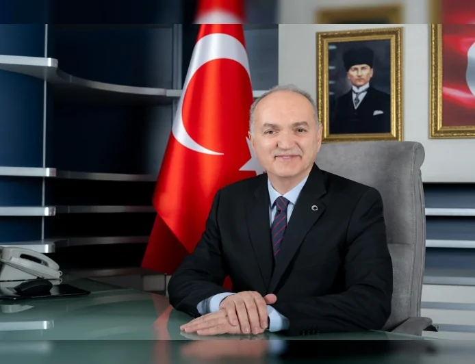 Düzce Belediye Başkanı Dr. Faruk Özlü: “30 Ağustos Zafer Bayramımız kutlu olsun”