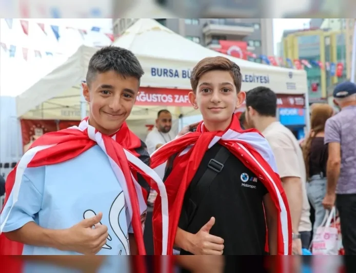 Bursa Büyükşehir Belediyesi Başkan Vekili Şahin Biba: “Ay yıldızlı bayrağımızın altında Zafer Yürüyüşümüzü gerçekleştireceğiz”