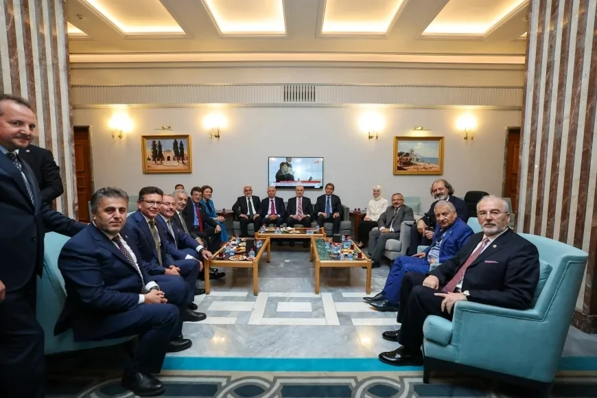 TBMM Başkanı Numan Kurtulmuş, İktidar ve Muhalefet Kulislerini Ziyaret Etti