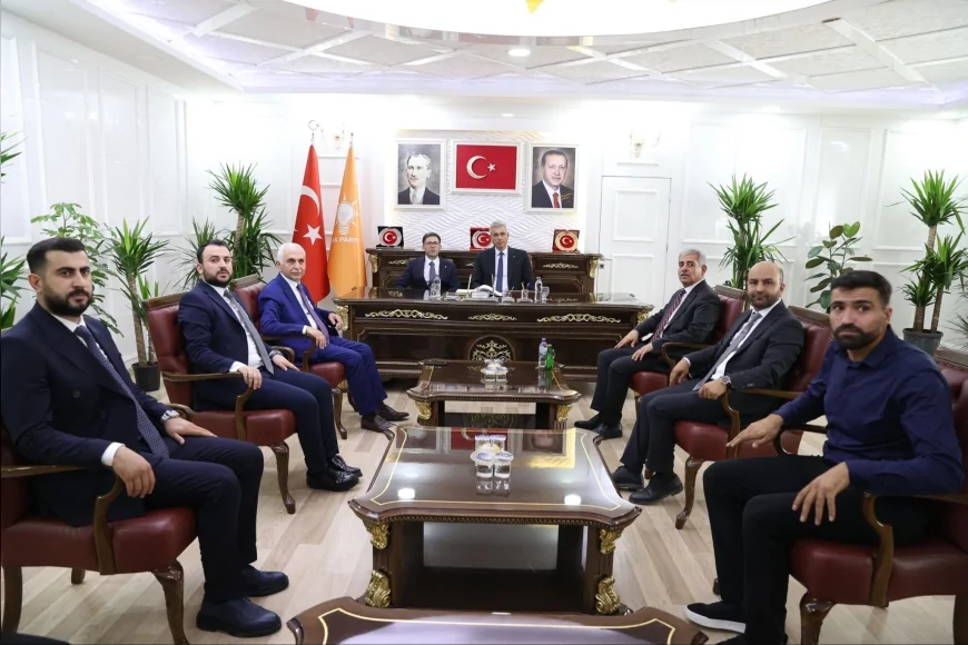 SAĞLIK BAKANI PROF. DR. KEMAL MEMİŞOĞLU: “SİİRT’TEKİ SAĞLIK HİZMETLERİNİ VE SAĞLIK YATIRIMLARINI DEĞERLENDİRDİK”