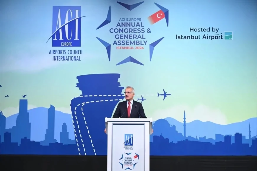 ULAŞTIRMA VE ALTYAPI BAKANI ABDULKADİR URALOĞLU: "İSTANBUL HAVALİMANI 289 BİN 260 YOLCUYLA TÜRKİYE VE AVRUPA REKORUNA ULAŞTI"
