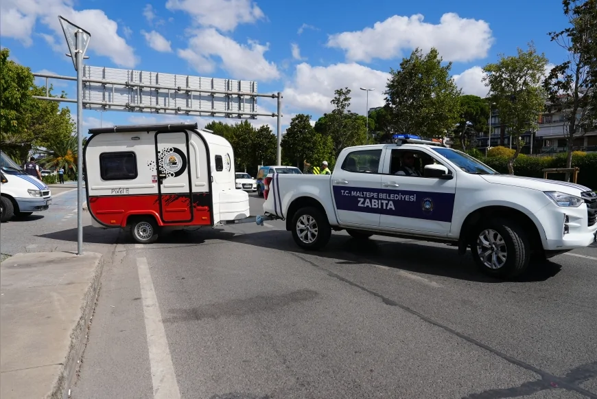 Maltepe Belediyesi Sahil Şeridinde Kurallara Aykırı Park Eden Karavanlara Yönelik Denetimlerini Sürdürüyor