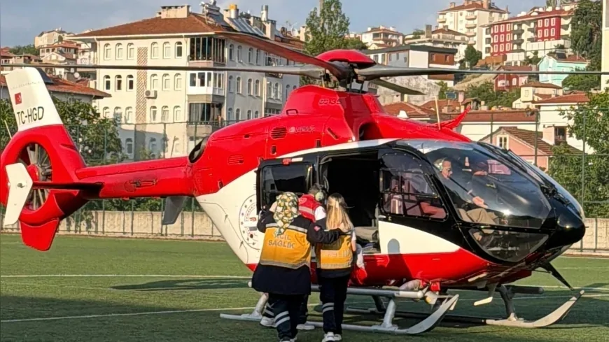 Doğanyurt'ta vücudunun yüzde 20’sinde yanık oluşan 1 yaşındaki bebek Sağlık Bakanlığı helikopter ambulansıyla Ankara’ya sevk edildi