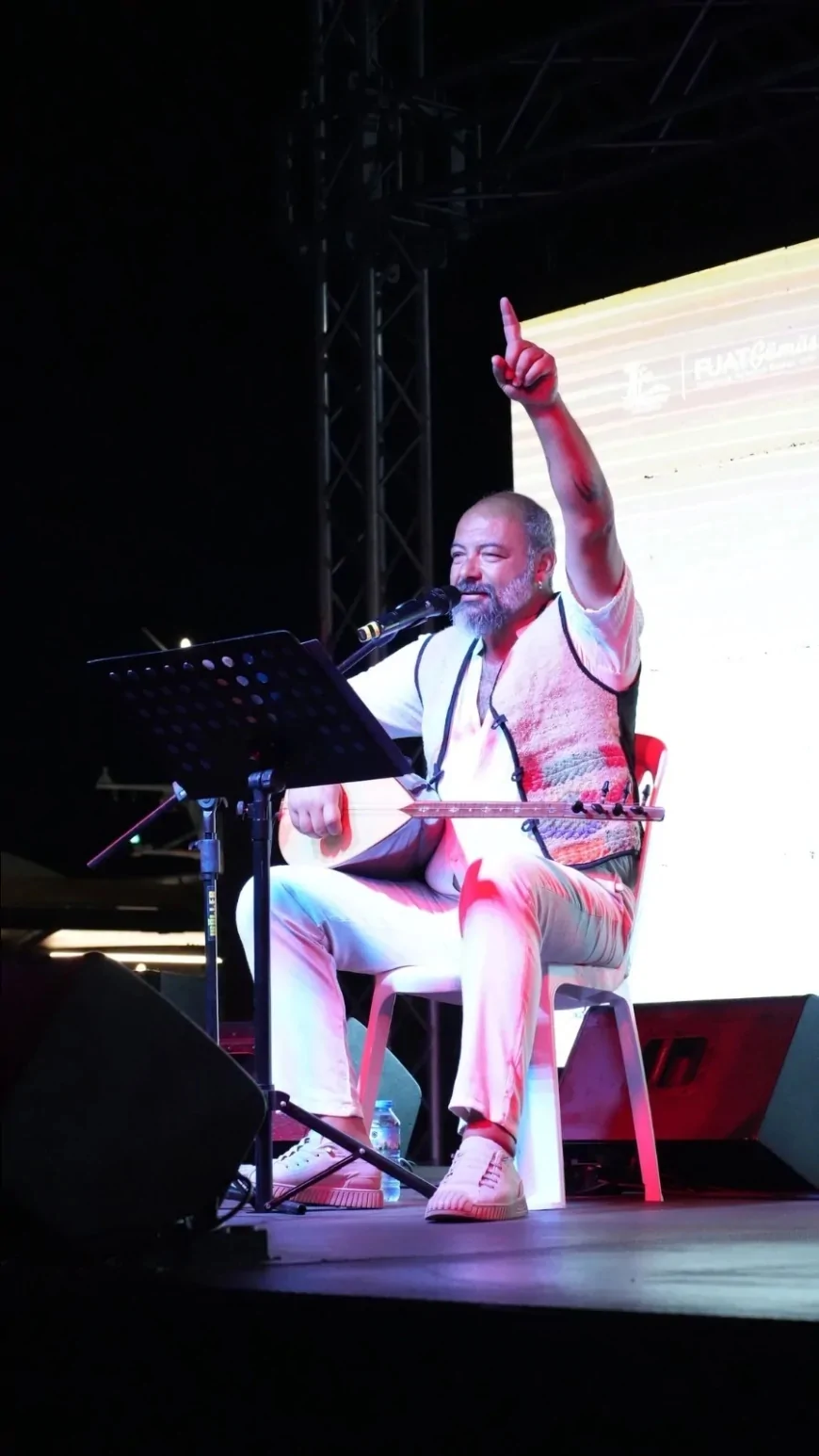 TeosFest 2026'nın İkinci Gününde Seferihisar Sanatın ve Müziğin Buluşma Noktası Oldu