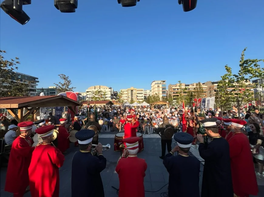 Bursa Büyükşehir Belediyesi'nin Nilüfer İlçe Şenliği renkli etkinliklerle yoğun katılımla tamamlandı