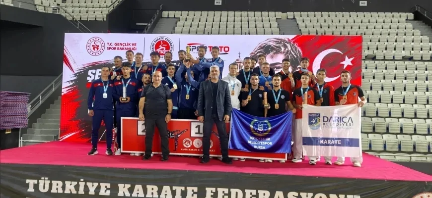 Bursa Büyükşehir Belediyespor Sporcuları Güreş ve Karatede Madalyaları Topladı