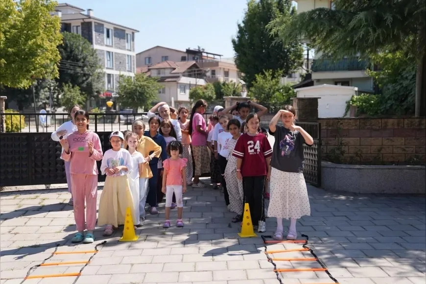 Düzce Belediyesi ‘Hareket Camide’ Projesiyle Uzunmustafa Mahallesi’nde Kur’an Kursu Öğrencilerini Sporla Buluşturdu