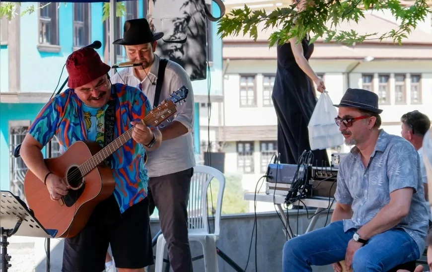 Eskişehir Büyükşehir Belediyesi Hayal Orkestrası Etkinliği Sanat Sokağı'nda Çocukları Müzik ve Eğlenceyle Buluşturdu