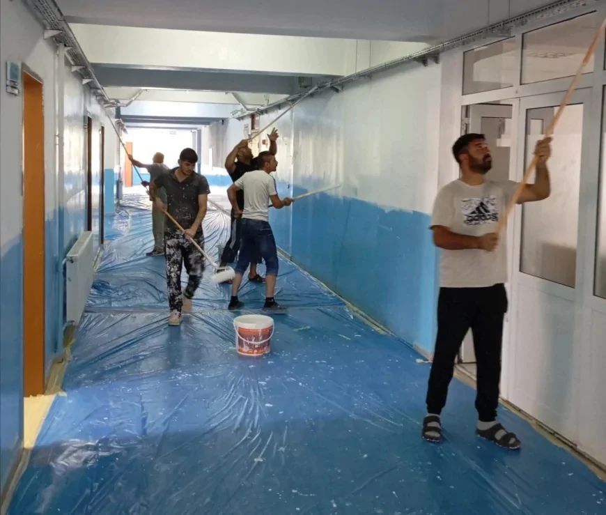 Denetimli Serbestlik Yükümlüleri Çorum'da Okulların Bakım ve Onarımına Katkı Sunuyor