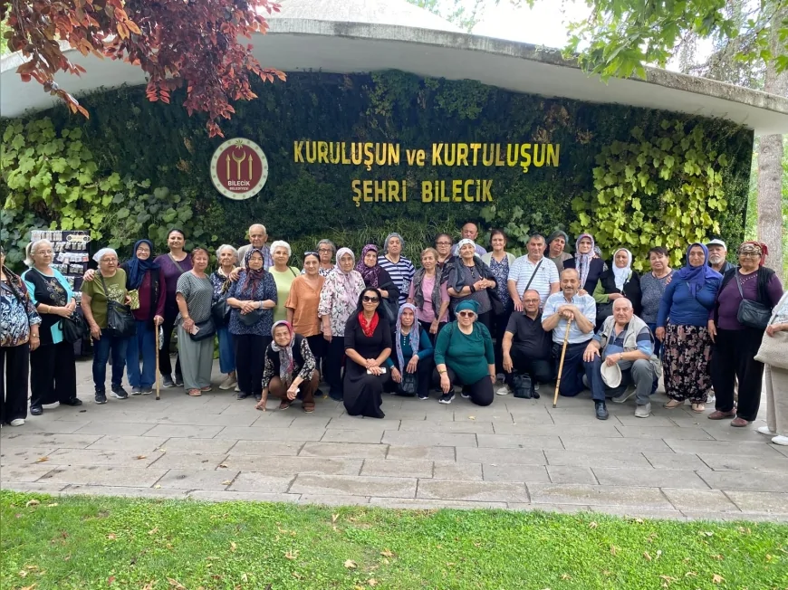 Odunpazarı Belediye Başkanı Kazım Kurt'un sosyal belediyecilik çalışmaları kapsamında Koca Çınarlar Bilecik gezisinde bir araya geldi