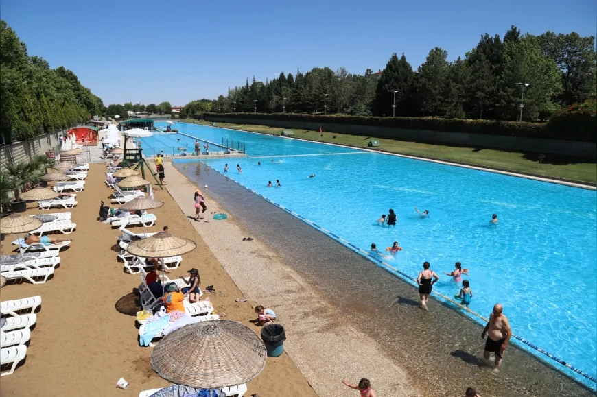 Eskişehir Büyükşehir Belediyesi Kentpark Yapay Plajı ve Olimpik Yüzme Havuzu 6 Ağustos'ta yeniden hizmete açılıyor