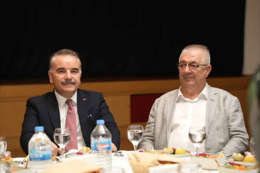 Edremit Belediye Başkanı Mehmet Ertaş: “Kaymakam Ahmet Odabaş ilçemize önemli değerler kazandırdı”