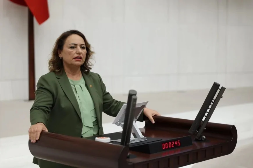 CHP Adana Milletvekili TBMM Başkanlık Divanı Üyesi Dr. Müzeyyen Şevkin: “Yolcu garantisi verilen havalimanında 100 emekçi neden işten çıkarılıyor?”