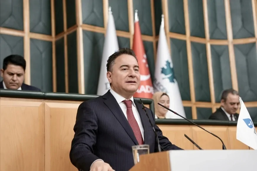 DEVA Partisi Genel Başkanı Ali Babacan: “Kanun teklifi olumlu ve önemli ancak kapalı kapılar ardında imza toplamak doğru değil”