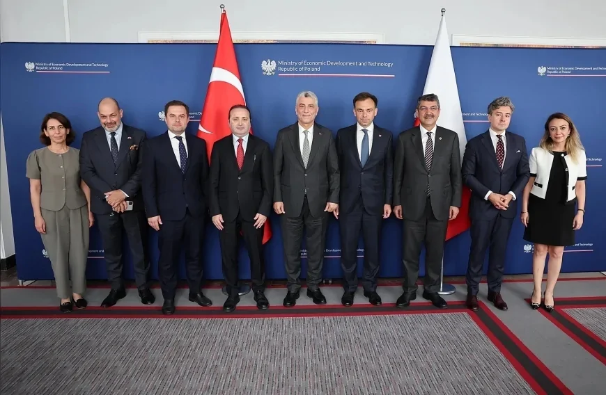 Ticaret Bakanı Ömer Bolat: “Polonya ile ikili ticaret hacmimizi kısa vadede 15 milyar dolara taşıyacağımıza inanıyoruz”