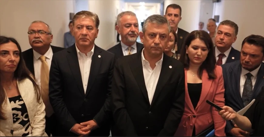 YENİ Parti Genel Başkanı Özgür Özel: “Millet sözünü tutanı da parça kıranı da bilir; son dakikada parça kırmadım, kırmam, kırdırmam”