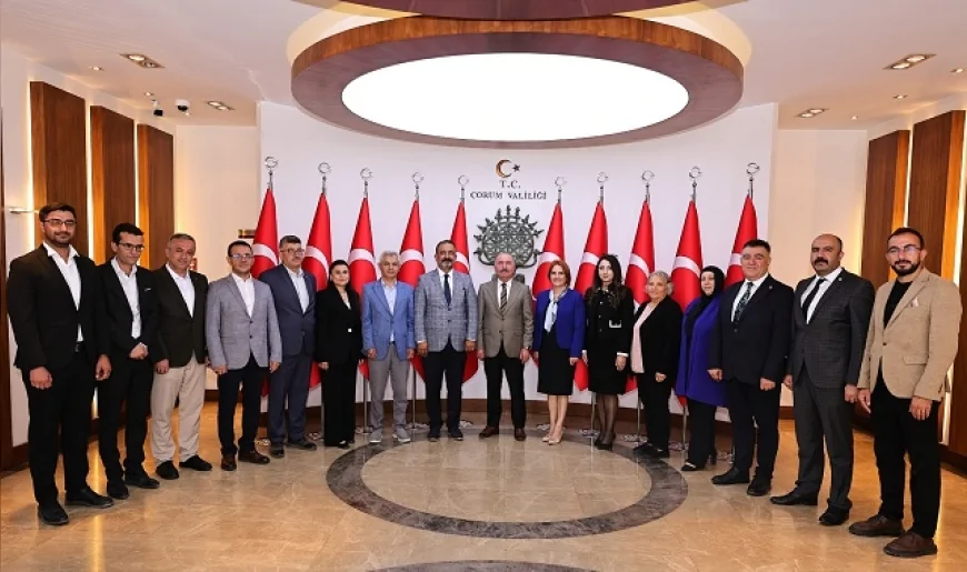 ÇORUM KENT KONSEYİ YENİ YÖNETİMİ VALİ ALİ ÇALGAN’I ZİYARET EDEREK İŞ BİRLİĞİ ÇALIŞMALARINI DEĞERLENDİRDİ