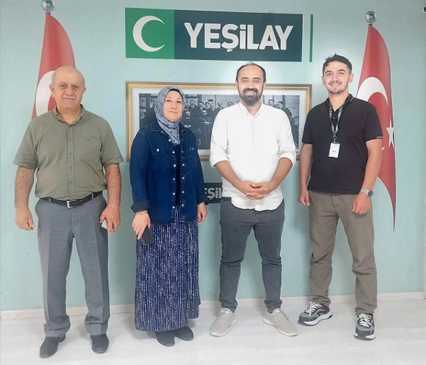 ÇORUM ÇOCUK TİYATROSU GENEL SANAT YÖNETMENİ CANER ERGAN YEŞİLAY ÇORUM ŞUBESİNİ ZİYARET EDEREK YENİ PROJELERİ GÖRÜŞTÜ