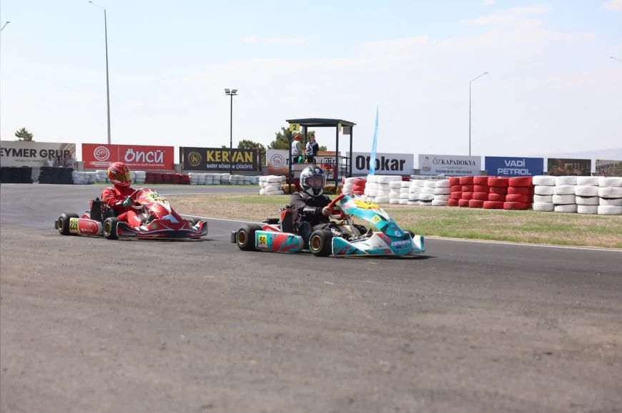 Nevşehir’de Kapadokya Motor Sporları Kompleksi açıldı, karting yarışlarında ilk sürüşü Başkan Rasim Arı yaptı