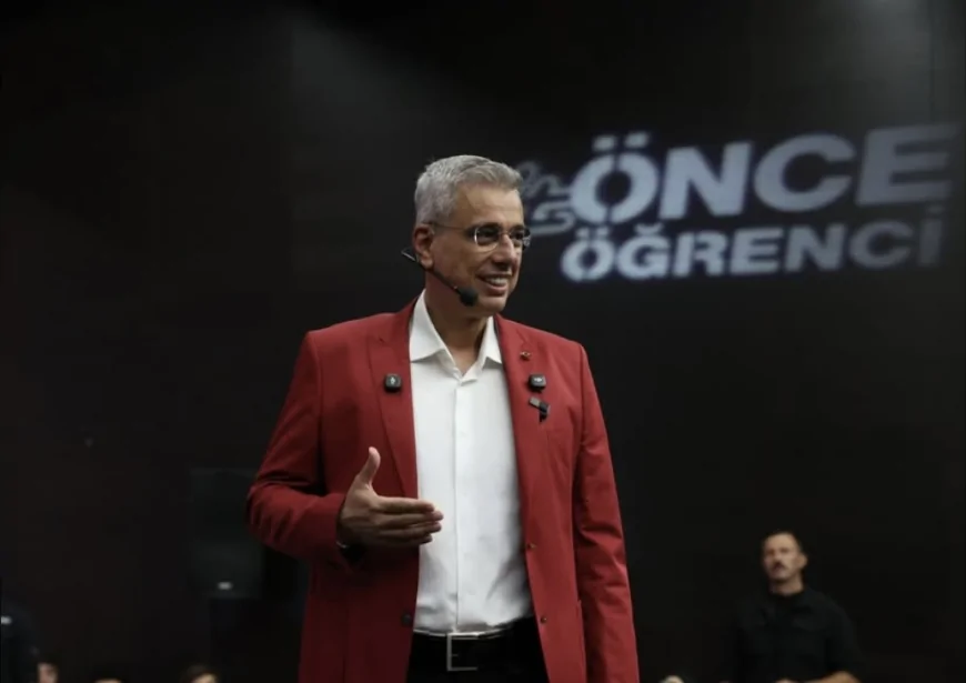 Sağlık Bakanı Prof. Dr. Kemal Memişoğlu: “Makamları değil, ideallerinizi hedefleyin”