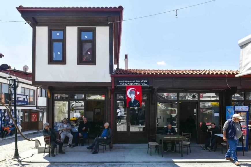 Ankara Büyükşehir Belediyesi’nin Güdül’de yürüttüğü restorasyonla 57 parselde yaklaşık 100 bağımsız bölüm tarihi dokusu korunarak yenilendi