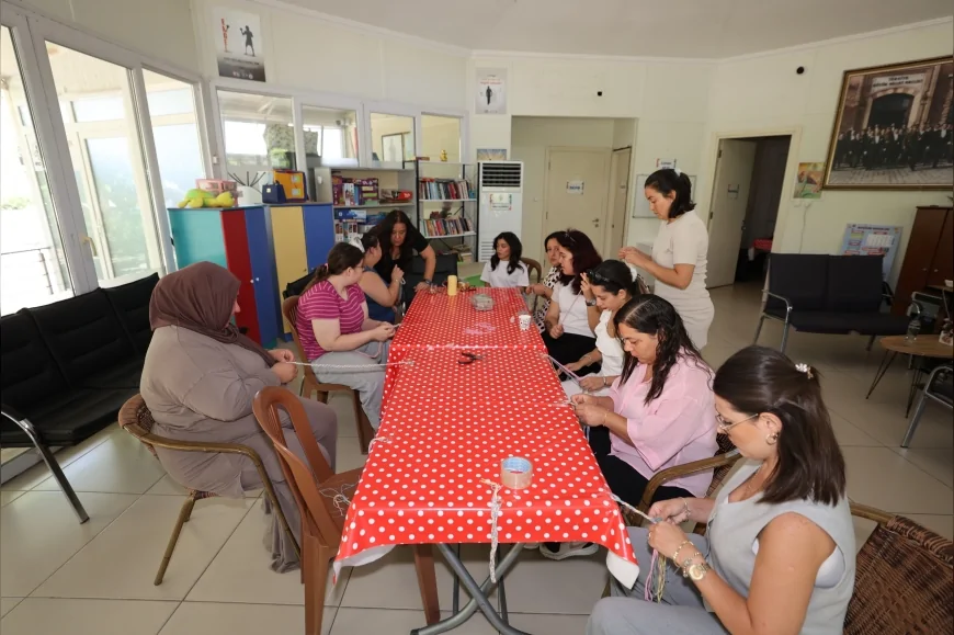 Efes Selçuk Belediyesi Engelsiz Yaşam Merkezi’nde Makrome ve Yaratıcı Drama Atölyeleriyle Sosyal Katılım Güçleniyor