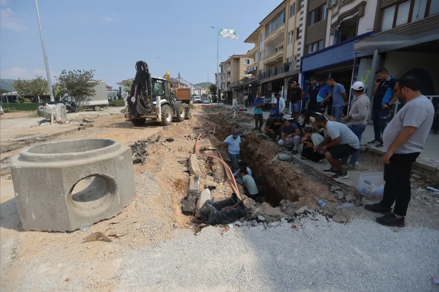 Muğla’da Yol Kazısında Mezar Kapakları ve İskelet Kalıntıları Bulundu, Çalışmalar Durduruldu