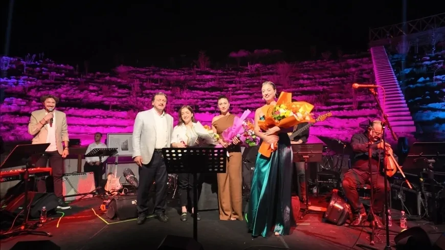 Bursa Uluslararası Festivali’nde Elif Sanchez ve Dilek Türkan’dan İznik Roma Tiyatrosu’nda müzik dolu gece