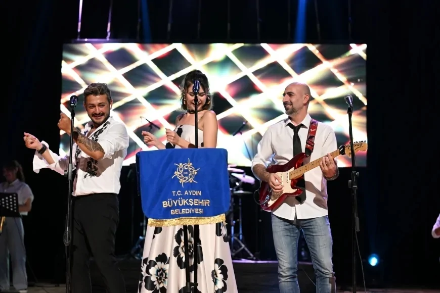 Aydın Büyükşehir Belediye Başkanı Özlem Çerçioğlu: “Yaz Konserleri” Didim’de 80’ler ve 90’ların unutulmaz şarkılarıyla sürdü
