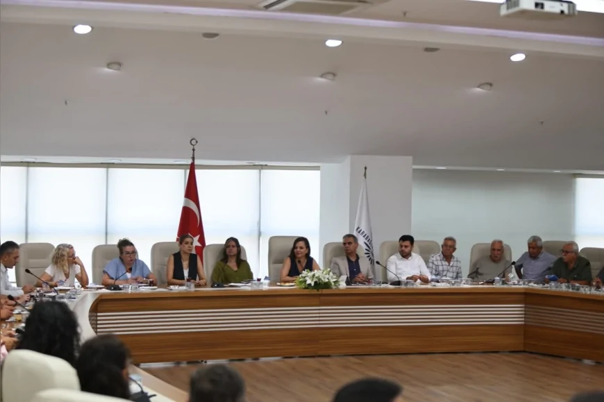 Karabağlar Belediye Başkanı Helil Kınay: “Esnafımızla birlikte Karabağlar’ı güçlendireceğiz”