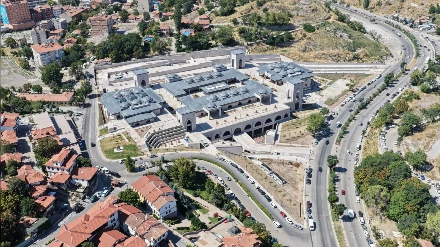 Ankara Büyükşehir Belediyesi Ulus’taki dolmuşları tek çatı altında topluyor
