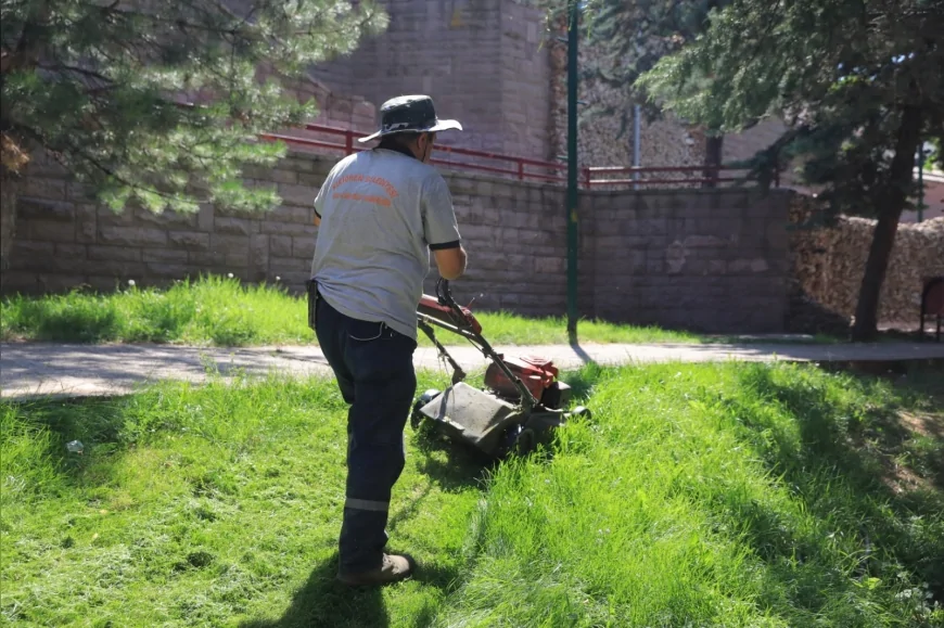 Keçiören Belediyesi, İlçe Genelindeki Parklarda Bakım ve Yenileme Çalışmalarını Sürdürüyor