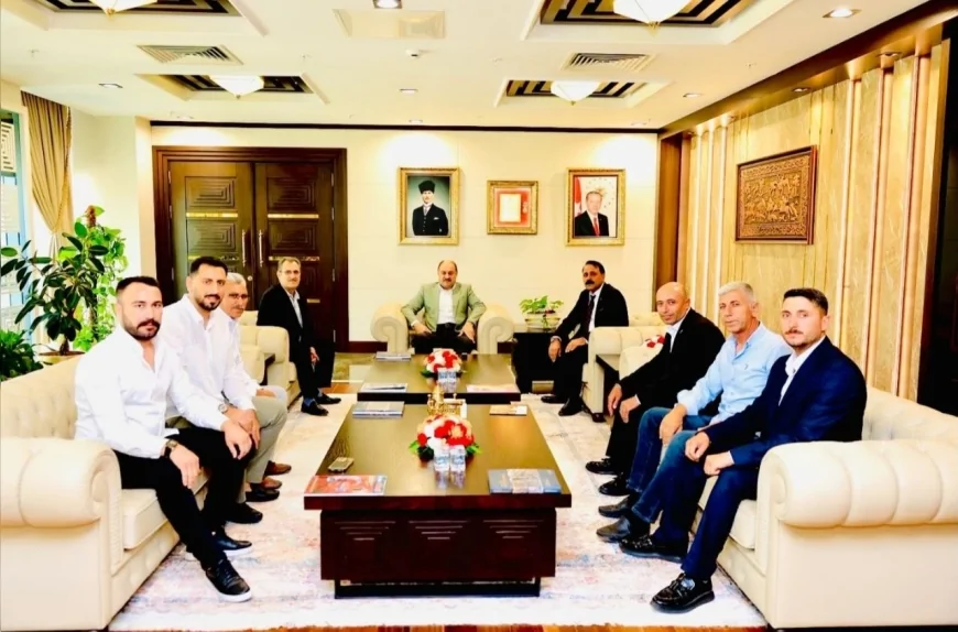 DSP Şanlıurfa İl Başkanı Bahri Aracı, Büyükşehir Belediye Başkanı Mehmet Kasım Gülpınar’ı Ziyaret Etti