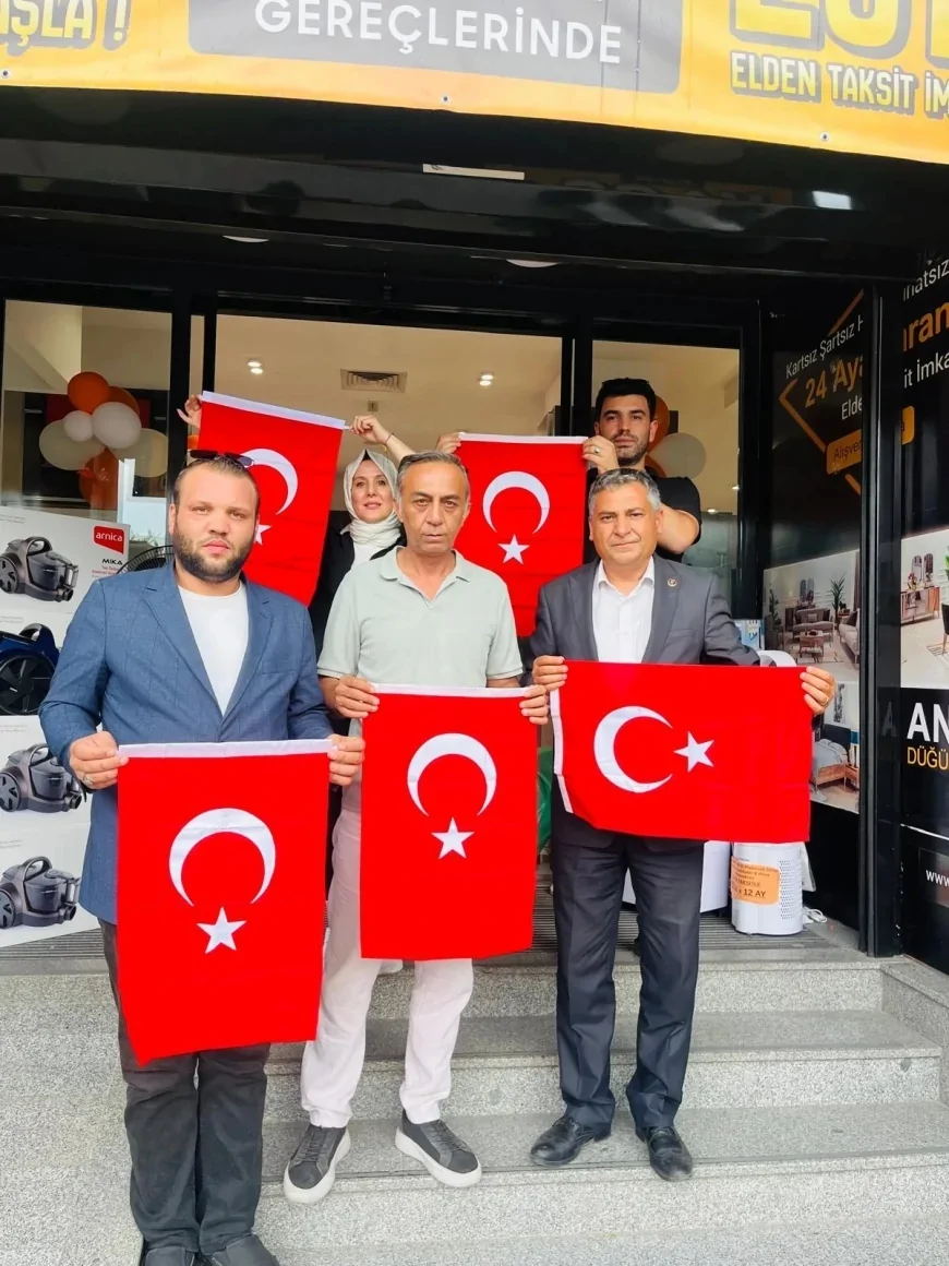 Büyük Birlik Partisi Muğla İl Başkanı Özkan Bozkurt: “Bir bayrağı yakarak milletimizin bayrak sevgisini yok edemezsiniz”