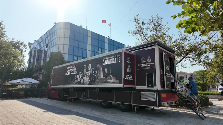 Çanakkale Savaşları Mobil Müzesi Menderes’te Tarihi Yeniden Canlandırdı, Ziyaretçilerden Büyük İlgi Gördü