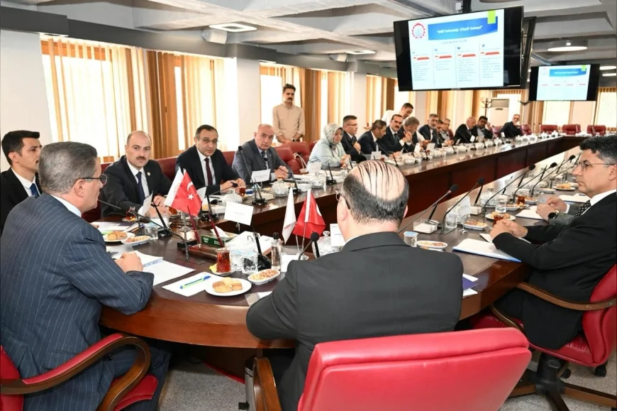 TOBB Yönetim Kurulu Üyesi ve ETSO Yönetim Kurulu Başkanı Saim Özakalın, Erzurum SANTEK Toplantısında Sanayi ve Üretim Gündemini Değerlendirdi