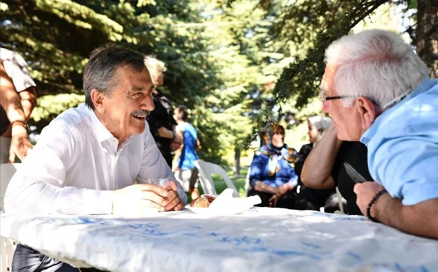 Tepebaşı Belediye Başkanı Dt. Ahmet Ataç: “Deneyimli Kafeler önemli buluşma noktalarına dönüştü”