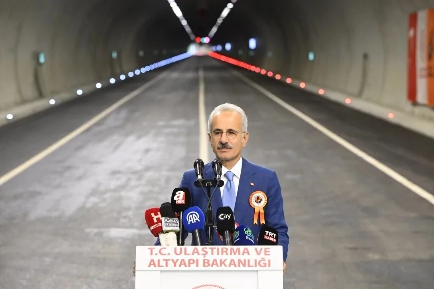Ulaştırma ve Altyapı Bakanı Abdulkadir Uraloğlu: “Ayder’e ulaşımda seyahat süresini 20 dakika kısaltacağız”