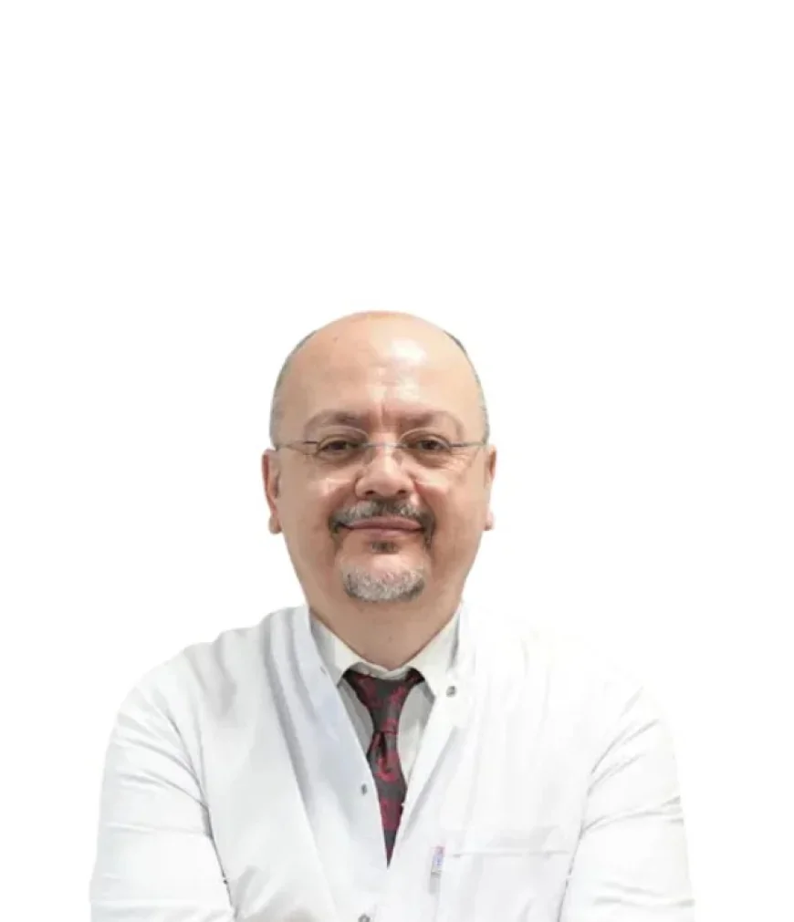 Göz Hastalıkları Uzmanı Op. Dr. Birtan Öztürk: “Gözleri ovalamak korneada kalıcı hasara ve görme kaybına yol açabilir”