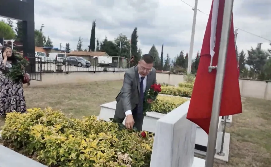 Derince’de 17 Ağustos Marmara Depremi’nin 27. yılında hayatını kaybedenler dualarla anıldı