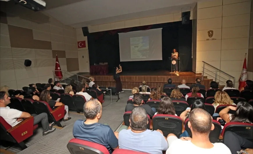 Karşıyaka’da 5. Öğrenci Yaz Okulu başladı, gençler kıyı kent kimliği için tasarım geliştirecek