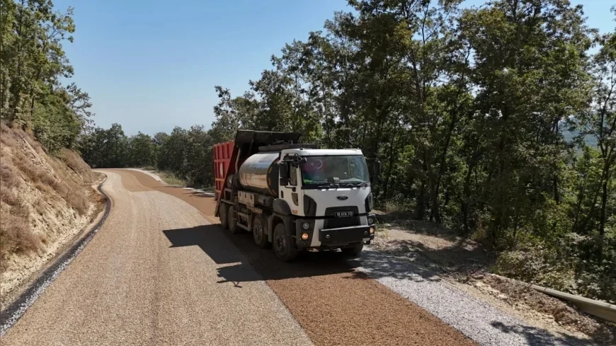 İnegöl’de 6 kırsal mahalleyi birbirine bağlayan yaklaşık 18 kilometrelik yol yenileniyor