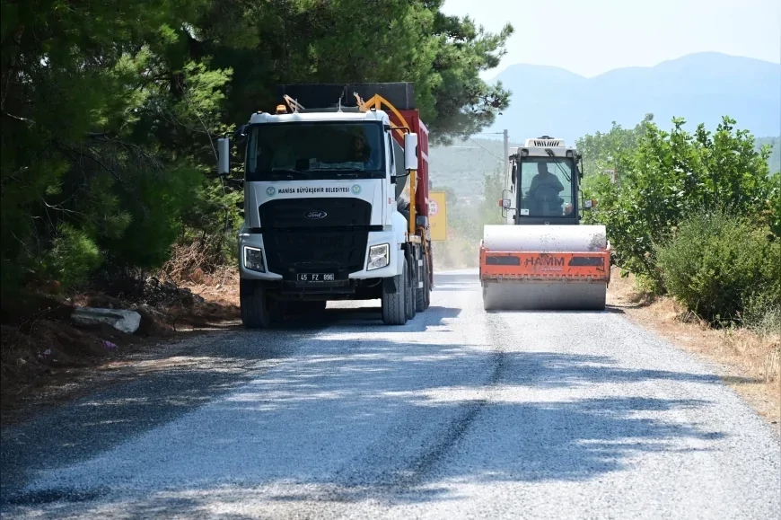 Manisa Büyükşehir Belediyesi Soma’da 8 Kilometrelik Mahalle Yolunu Yeniliyor