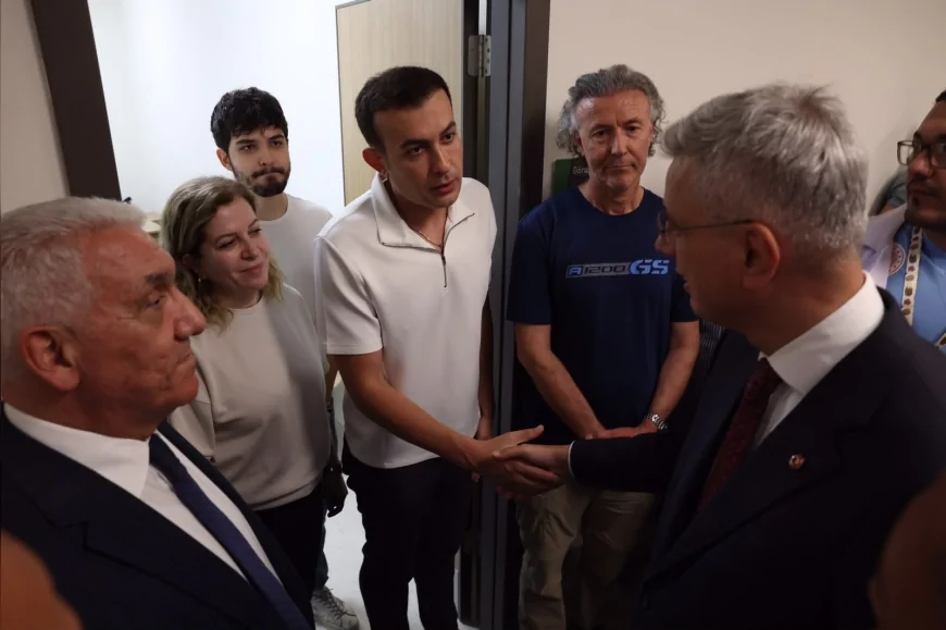 Sağlık Bakanı Prof. Dr. Kemal Memişoğlu’ndan Milletvekili Melih Meriç’e hastanede ziyaret