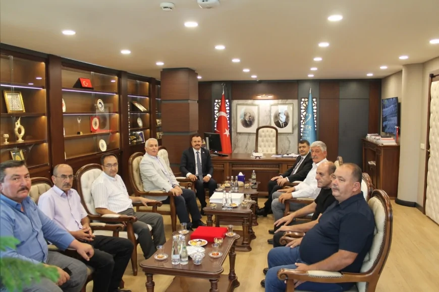 TİHEK Başkanı Vasip Şahin’e ziyarette 6 Şubat depremlerindeki çalışmaları hatırlatıldı