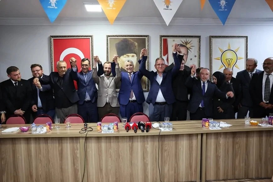 Ticaret Bakanı Ömer Bolat: “Tavşanlı’da eser siyaseti ve gönül belediyeciliğini daha da güçlendireceğiz”