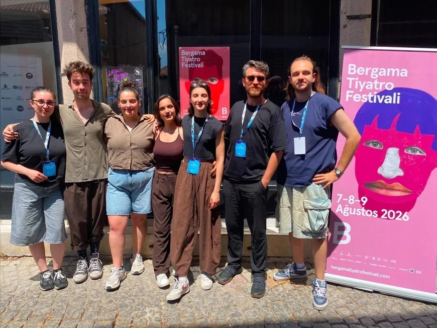 Tepebaşı Belediyesi Gençlik Tiyatrosu “Leonce ile Lena Provada” oyunuyla Bergama Tiyatro Festivali’nde sahne aldı