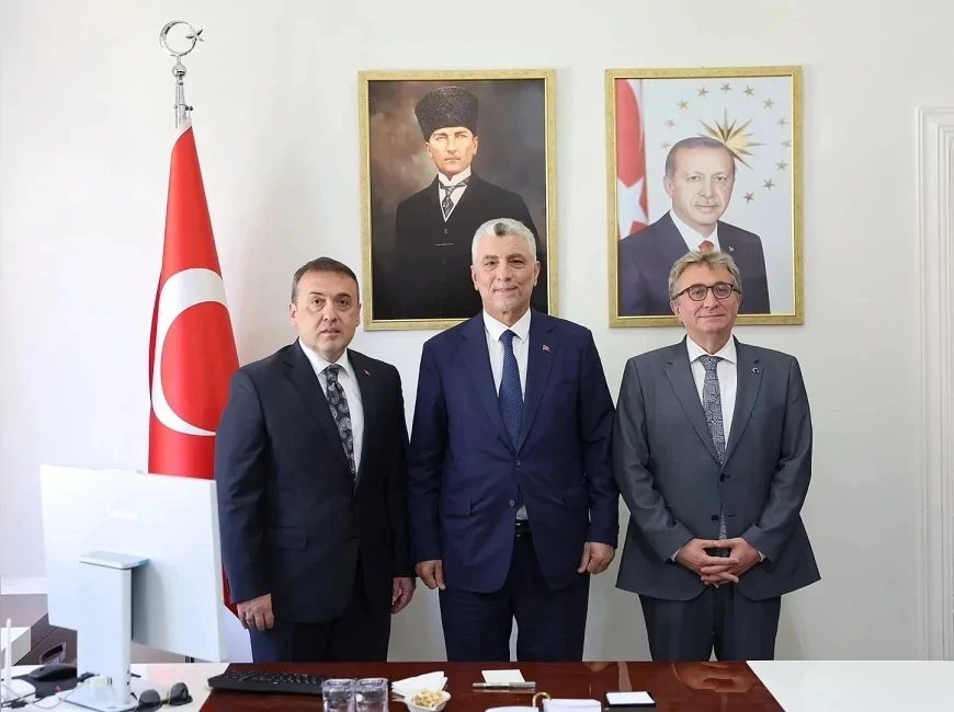 Ticaret Bakanı Ömer Bolat: “Bozüyük’ün ticari hayatını, üretim gücünü ve ekonomik potansiyelini değerlendirdik”